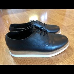 Women’s Bleecker & Bond Black Leather Shoes